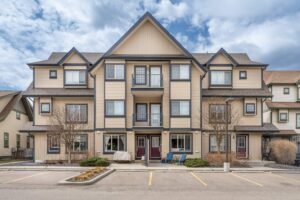 Copperfield bungalow townhouse. great location, close to shopping, schools, and parks